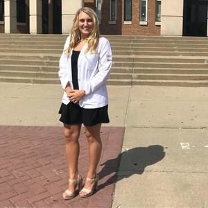 Meet your Posher, Michaela